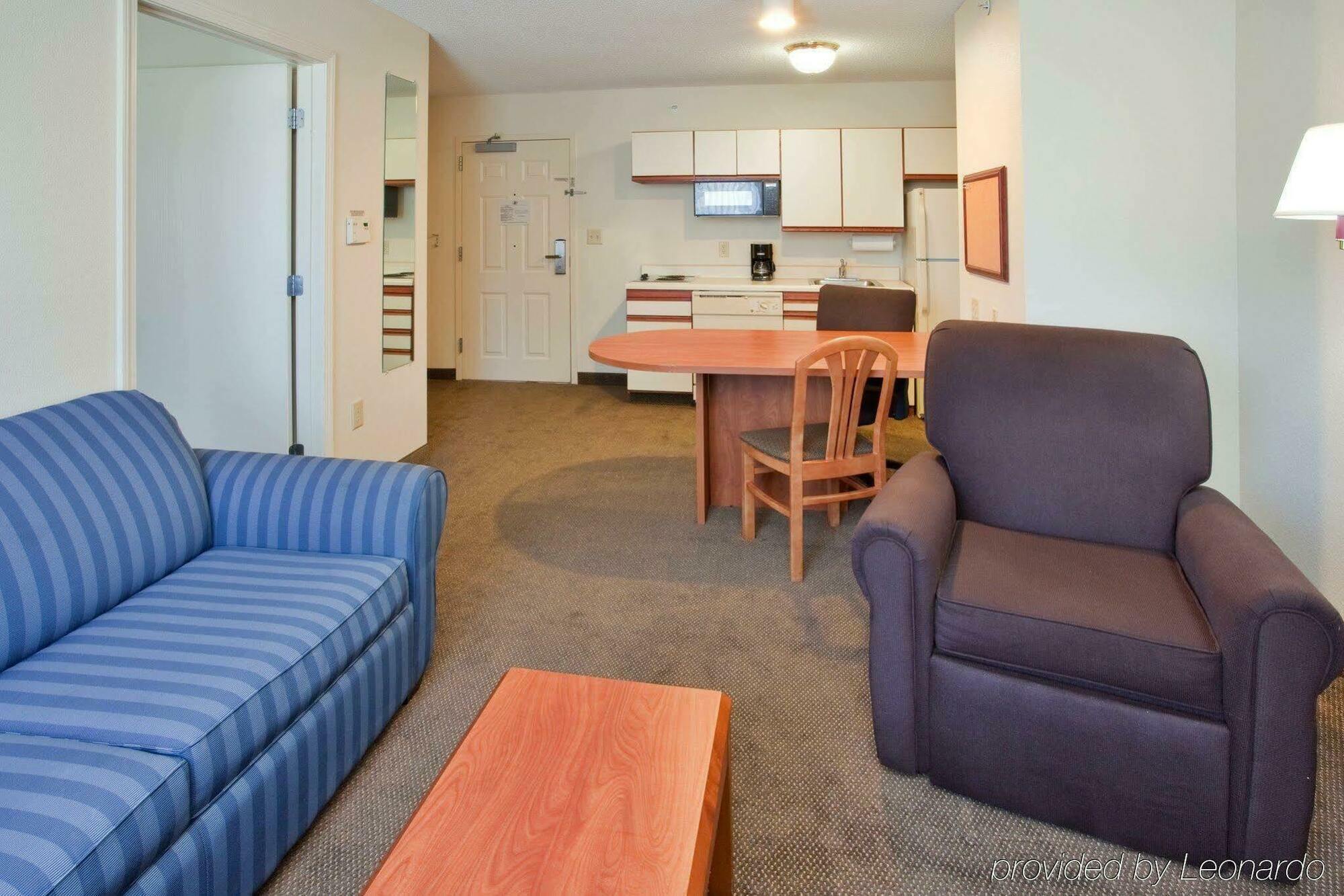 Candlewood Suites Newport News-Yorktown By Ihg Room photo